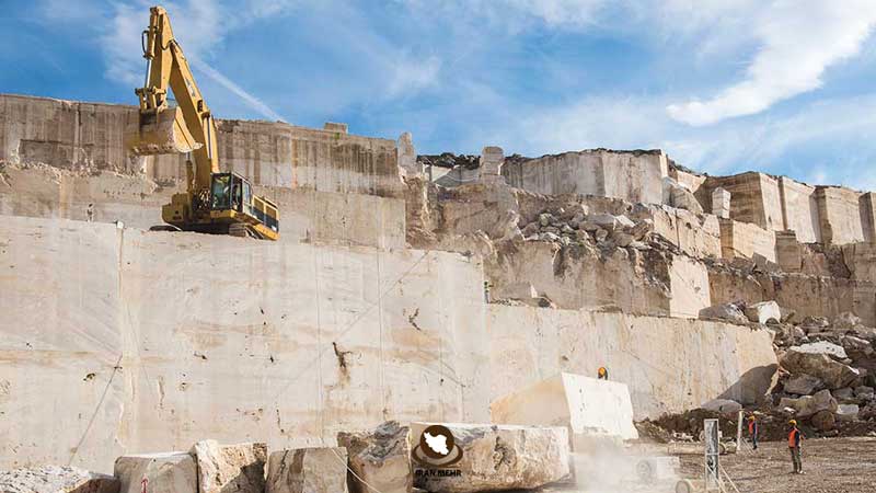 بررسی ویژگی های منحصر به فرد سنگ های تراورتن عباس آباد اصل