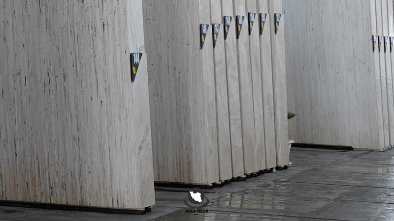 عوامل مؤثر بر قیمت سنگ تراورتن عباس‌آباد